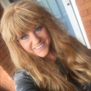 Meet your Posher, Debbie